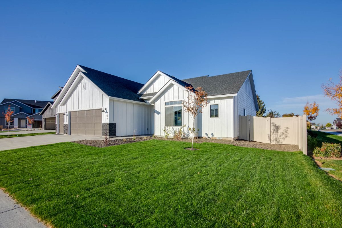 2023-assets-images-CBH homes-Malaspina Ranch-Monterey 2100-28